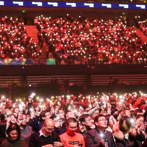 Speech to thousands